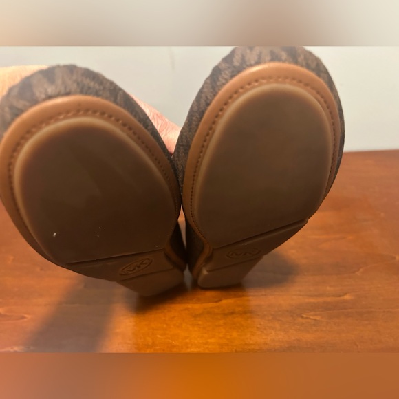 Michael, Michael Kors brown signature Felicia driving moccasin flats 7.5M - Picture 7 of 10